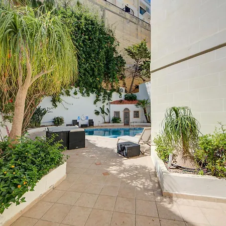 Vilă With Stunning Pool Area In St'julians By 360 Estates St. Julian's