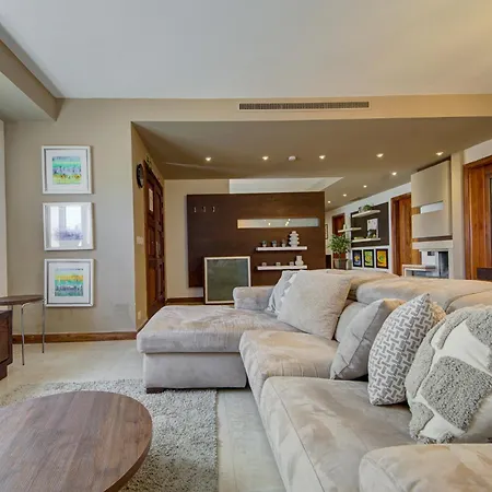 别墅 With Stunning Pool Area In St'julians By 360 Estates Saint Julian's