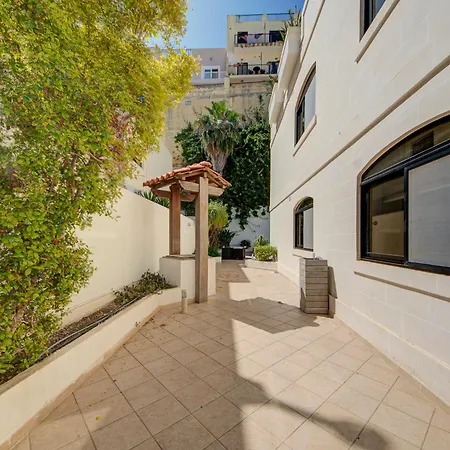 Vilă With Stunning Pool Area In St'julians By 360 Estates St. Julian's