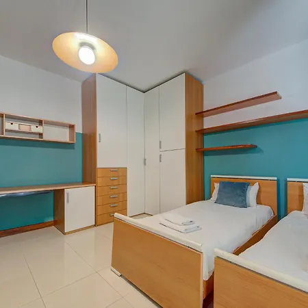 Βίλα With Stunning Pool Area In St'julians By 360 Estates