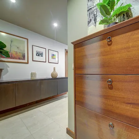 Βίλα With Stunning Pool Area In St'julians By 360 Estates